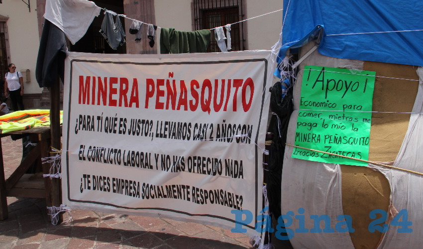 Hasta en tanto Cardona Castillo no reciba el pago, amenazó con seguir en el plantón, aunque Alejandro Rivera Nieto, líder del pretendido Sindicato Independiente de Trabajadores del Estado (SITEZ) se unió a la protesta para reclamar justicia no se ha destrabado el conflicto (Foto Rocío Castro Alvarado)