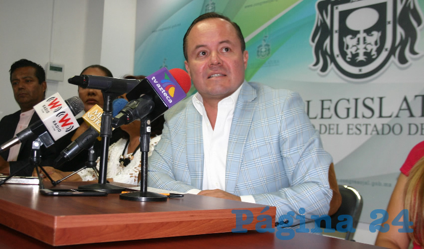 “Creemos que esta es una medida improvisada, carente de sustento. Nosotros estamos a favor de todo lo que beneficie la seguridad, de la coordinación, de lo que sí queremos cuestionar y lo que nos hace ruido el cómo. Cómo va a funcionar este Frankenstein
