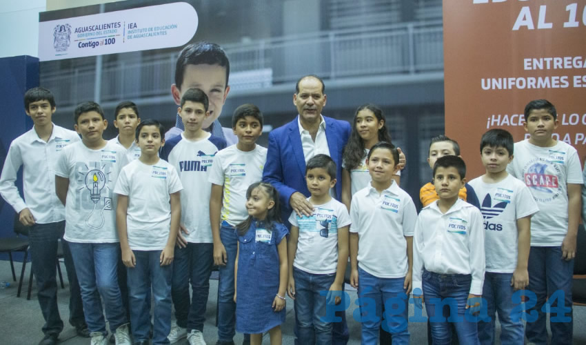 Gobierno del Estado beneficia a las familias que dependen de la industria textil, a diferencia de otras administraciones que mandaban hacer los uniformes en otros estados