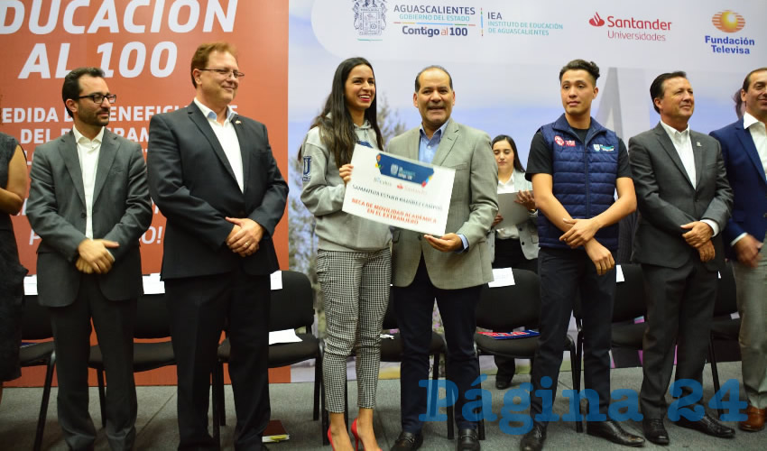 17 estudiantes de la UPA recibieron la beca, representando el 28 por ciento del total de becas para alumnos de la instituci&oacute;n