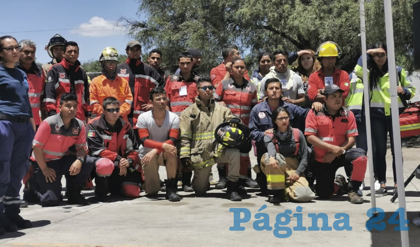 Previo a los festejos con motivo del Día del Bombero, el alcalde de Zacatecas, Ulises Mejía Haro, reconoció a los elementos de la Coordinación Municipal de Protección Civil de la Capital por obtener el primer lugar en el Rally de Bomberos 2019 en las categorías individual y grupal varonil, además del segundo lugar en grupal femenil y cuarto en grupal varoni