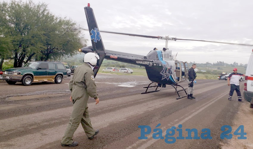 El helicóptero Halcón 1, de Aguascalientes, trasladó a una de las víctimas a la capital del estado, para ser ingresada al Hospital Hidalgo