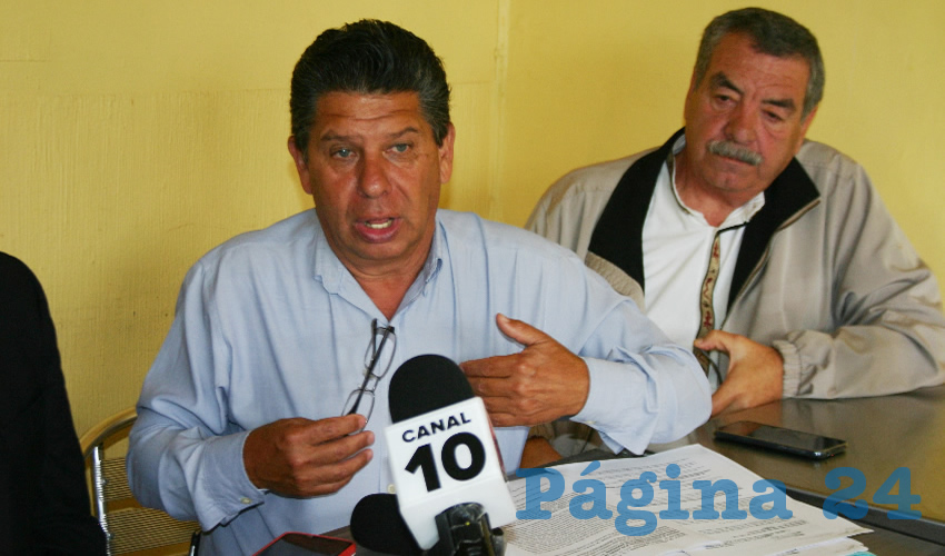 “Al firmar las autoridades (Enrique Alfaro y sus secuaces) el convenio de compra-venta de los departamentos de la Villa Panamericana están incurriendo en violación a la suspensión, lo cual es incluso sancionado de manera penal”, advirtió Alejandro Cárdenas, presidente del Parlamento de Colonias/Foto: Francisco Tapia