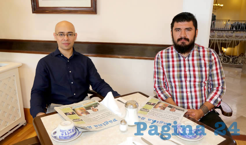 José Luis López Velarde, psicólogo; y Felipe Montoya almorzaron en Sanborns Francia
