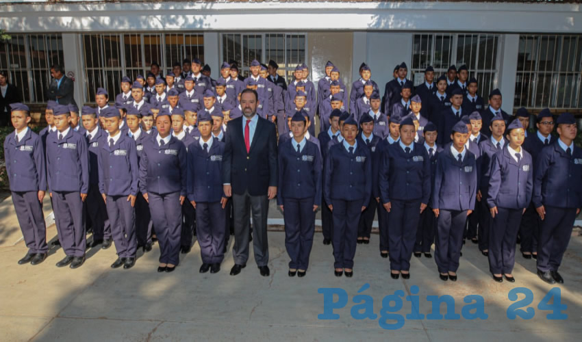 El Gobernador Alejandro Tello encabezó el abanderamiento de la primera generación del Bachillerato General Militarizado Gral. Pánfilo Natera