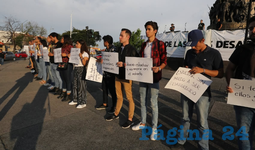 Los familiares y amigos de desaparecidos en Jalisco se manifestaron en el centro de Guadalajara y la Glorieta de los Niños Héroes; exigen al gobernador Enrique Alfaro que deje de maquillar el problema/Fotos: Francisco Tapia