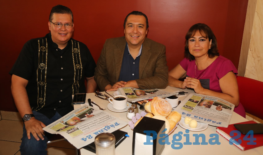 En el restaurante Mitla almorzaron Andrés Rodríguez de Alba, presidente de la Asociación Civil Protege; Marco Flavio Ruiseco Reyes y Claudia Rodríguez Limón, vicepresidenta de Asociación Protege