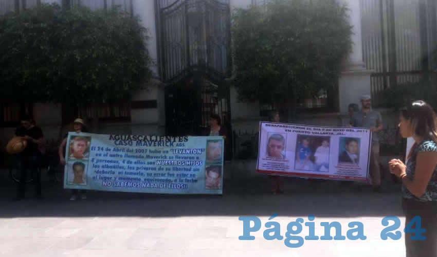 Familiares de personas desaparecidas en Aguascalientes se manifestaron a la puerta del Congreso