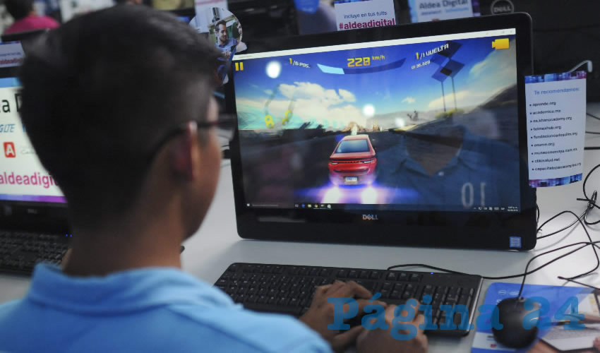 La sobre exposici&oacute;n a videojuegos, celulares o pantallas genera sedentarismo, obesidad, diabetes, hipertensi&oacute;n, lesiones en mano y depresi&oacute;n (Foto: Archivo/ Diego Sim&oacute;n S&aacute;nchez/ Cuartoscuro)