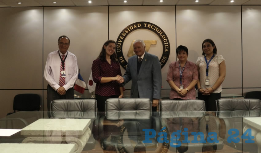 Los maestros de idiomas que estén iniciando sus carreras tienen la oportunidad de compartir sus experiencias en el extranjero