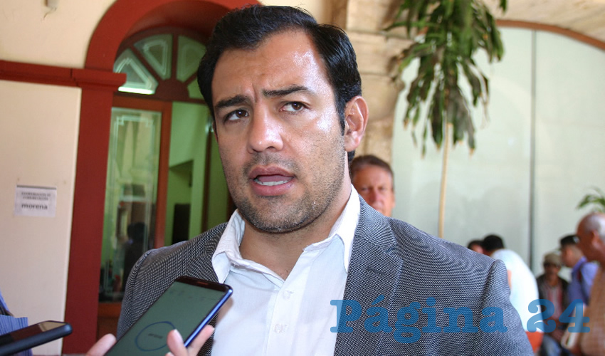 “El proyecto fue público, está en la página de internet del gobierno del estado, el gobernador lo expuso en frente de ellos, ha habido mesas de trabajo. Pareciera que no conocen el proyecto”, pues acusan cosas fuera de lugar, dijo el legislador emecista/Foto: Francisco Tapia