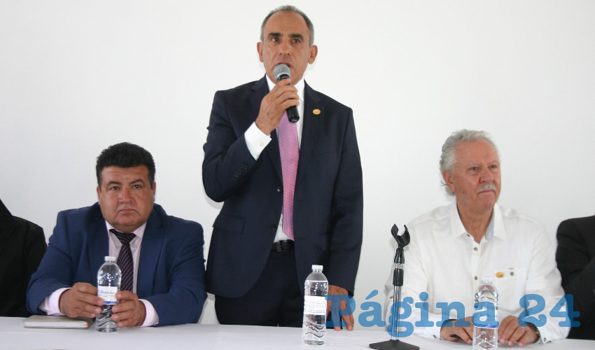 Manuel Sánchez Benavides, vicepresidente de la Confederación Nacional de Transportistas, criticó que Enrique Alfaro pretende limitar la circulación del transporte de carga; sin embargo, en tanto no se asegure una adecuada infraestructura en la ciudad, se generará más caos del que pretende evitar/Foto: Francisco Tapia