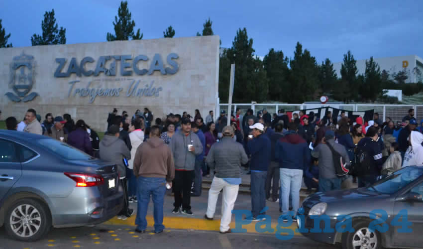 Docentes de la Unidad Académica de Física de la Benemérita Universidad Autónoma de Zacatecas (BUAZ) paralizaron las actividades de la institución en protesta al incumplimiento en la entrega de cargas de trabajo para la plantilla de profesores (Foto: Merari Martínez)