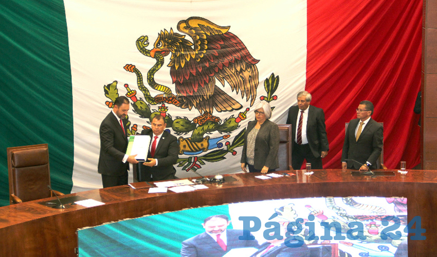 El gobernador del Estado de Zacatecas Alejandro Tello Cristerna, rindió su tercer informe ante la LXIII legislatura del Estado (Foto: Rocío Castro Alvarado)