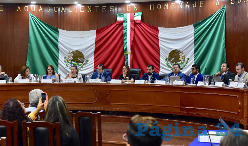 En la sesión se aprobó colocar elementos como un asta bandera, un espacio techado con nichos y un muro para placas de personas que serán reconocidas