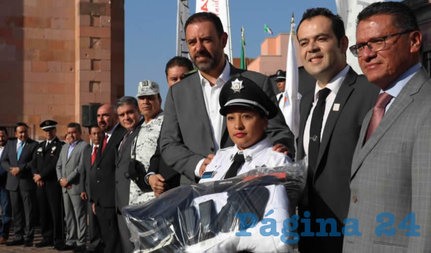 Con la presencia de Alejandro Tello Cristerna, gobernador del estado, el ayuntamiento capitalino recibió equipamiento y patrullas para los policías municipales a través del programa de Fortalecimiento para la Seguridad (Fortaseg), con una inversión de 19 millones de pesos (Foto Rocío Castro)