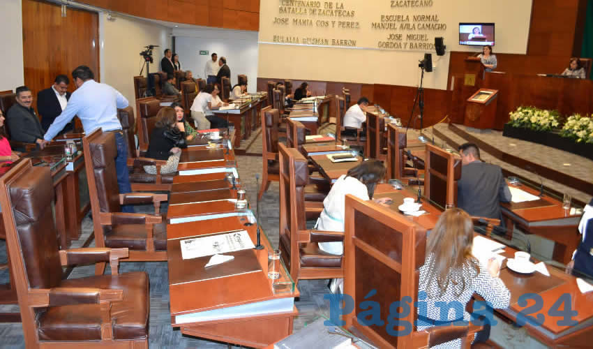 La aprobación de los dos dictámenes que contienen las cuentas públicas se dio por 23 diputados presentes que votaron a favor, llegando a una aprobación por unanimidad (Foto Merari Martínez Castro)
