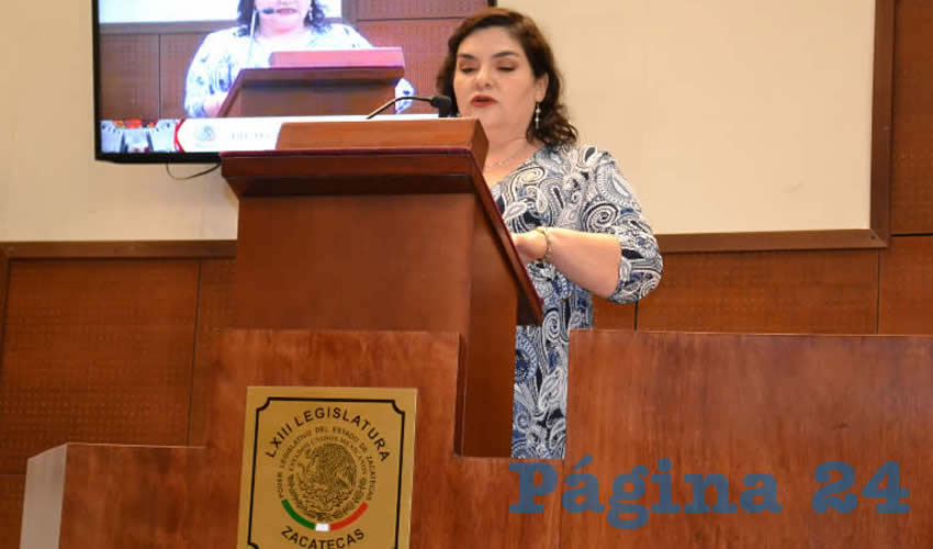 María Navidad de Jesús Rayas Ochoa, diputada local por Movimiento Regeneración Nacional (Morena), leyó en la tribuna del Congreso del Estado una iniciativa para que delitos de lesiones o asesinatos que sean con odio sean más penados (Foto Merari Martínez Castro)