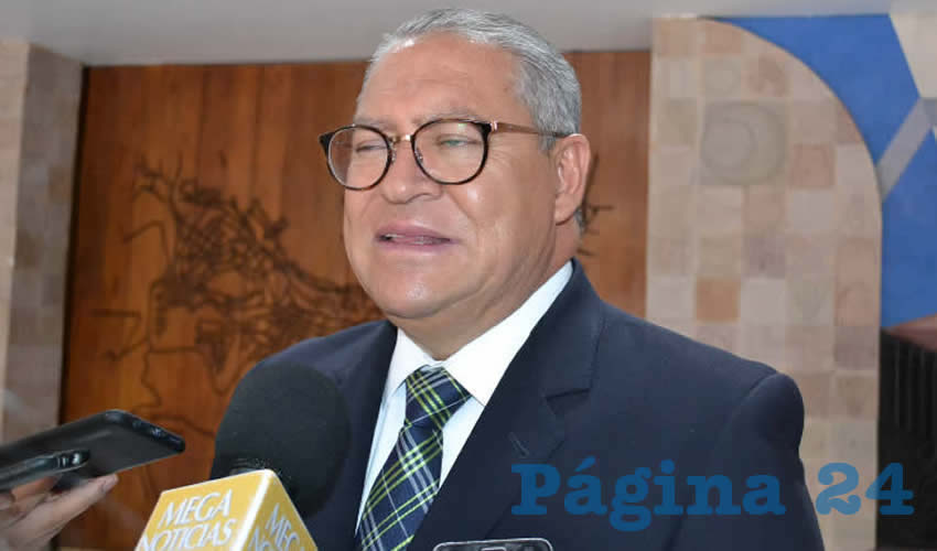 Javier Calzada: Es “triste” que el mandatario estatal va y convence al presidente de la República Andrés Manuel López Obrador, de que lo apoye para el proyecto de la Presa Milpillas, y su secretario General de Gobierno, Jehú Salas Dávila, no puede convencer a unos ejidatarios de que le den su anuencia para poder desarrollar la obra, cuando se trata de un beneficio que pudiera darle una solución al problema del servicio de agua potable que afecta a cientos de personas (Foto Merari Martínez)