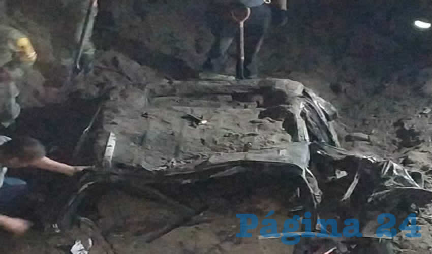 Afectados exigen a los emecistas Enrique Alfaro y Salvador Zamora que frenen las construcciones de nuevos cotos al pie de la montaña, que están causando deslaves y sendas inundaciones/Foto: Especial