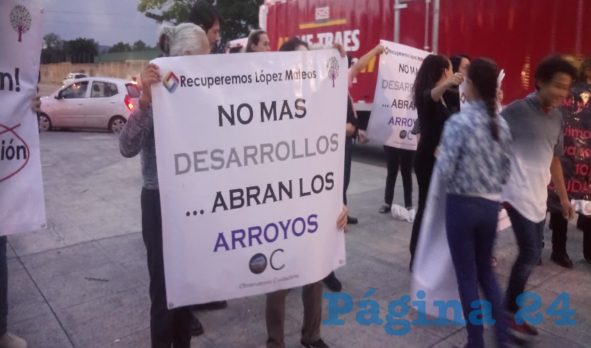 Vecinos de Santa Anita, San Agustín, y otras poblaciones al Sur de la ciudad, se manifestaron contra las irregularidades y omisiones de las autoridades/Fotos: Rafael Hernández Guízar