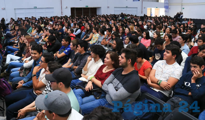 A través de las jornadas se impulsa el interés de los estudiantes para una futura especialización en beneficio de la sociedad