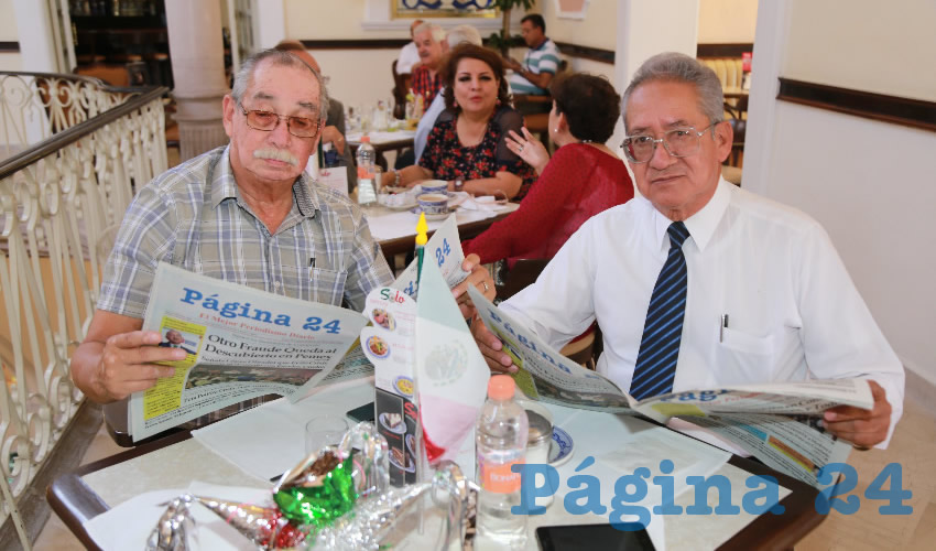 Raúl Aguilera Aleas y el profesor Roberto Medina Ventura departieron en Sanborns Francia