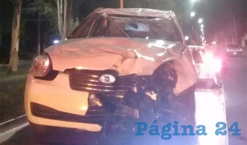 El automóvil Dodge Attitude que manejaba María de los Ángeles “N” “N”, de 67 años de edad