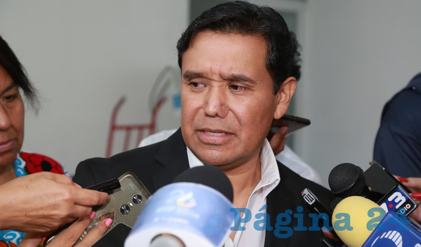 Francisco Ch&aacute;vez Rangel asegura que Ra&uacute;l Silva Perezchica es el responsable de haber ejercido recursos fuera de tiempo (Foto: Eddylberto Lu&eacute;vano Santill&aacute;n)