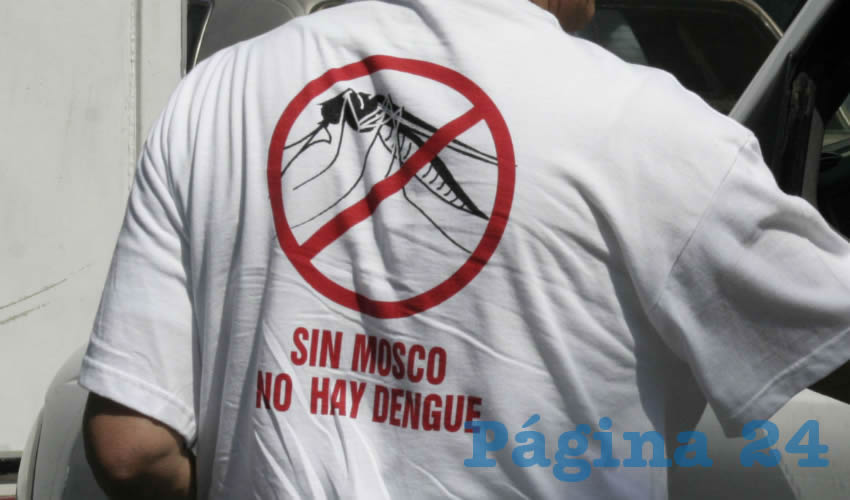 Urge declarar la contingencia sanitaria, ya que además de los casi 3 mil 500 pacientes, existen 21 mil 38 casos probables de dengue, lo que satura las áreas de urgencias de los hospitales, en tanto que trabajadores del sector salud realizan campañas contra la propagación del mosco/Foto: Juan Carlos Cruz