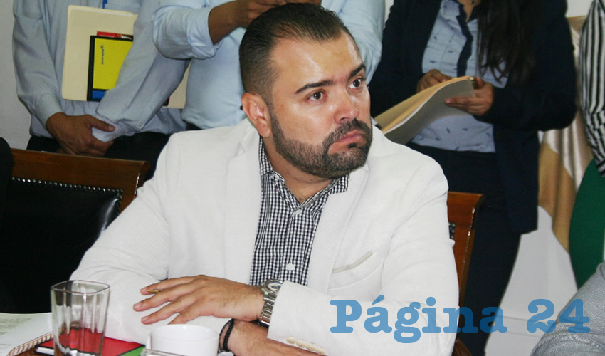 En la reunión, encabezada por el diputado Quirino Velázquez, se habló de la viabilidad de aplicar alcoholímetros en aquellos lugares de venta de alcohol que pidan extender su horario de venta, con el objetivo de prevenir borrachazos/Foto: Francisco Tapia 