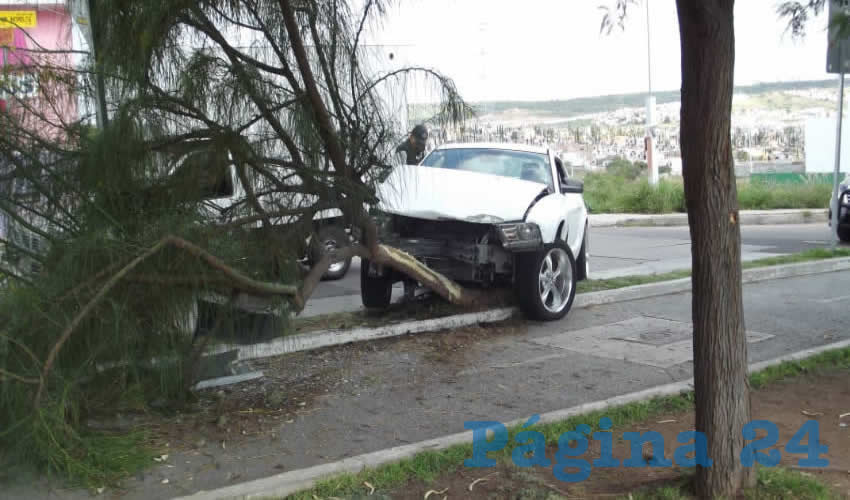 Así quedó el destrozado Mustang que manejaba Aarón “N” “N”