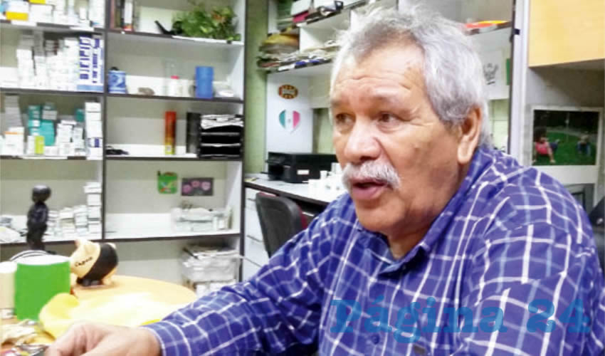 Salvador Cabrera Vera, uno de los locatarios, indicó que la empresa recolectora de basura les ha señalado que son incapaces de cumplir con ellos debido a que sólo hay dos camiones para el servicio en toda la zona