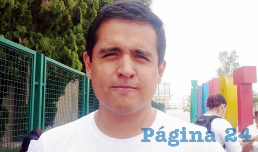 “Hay un supuesto acuerdo para dar engomado y cuando quieren te cancelan la tarjeta”, dijo Sergio Álvarez, uno de los vecinos del fraccionamiento Cañadas, quien se ha visto seriamente afectado
