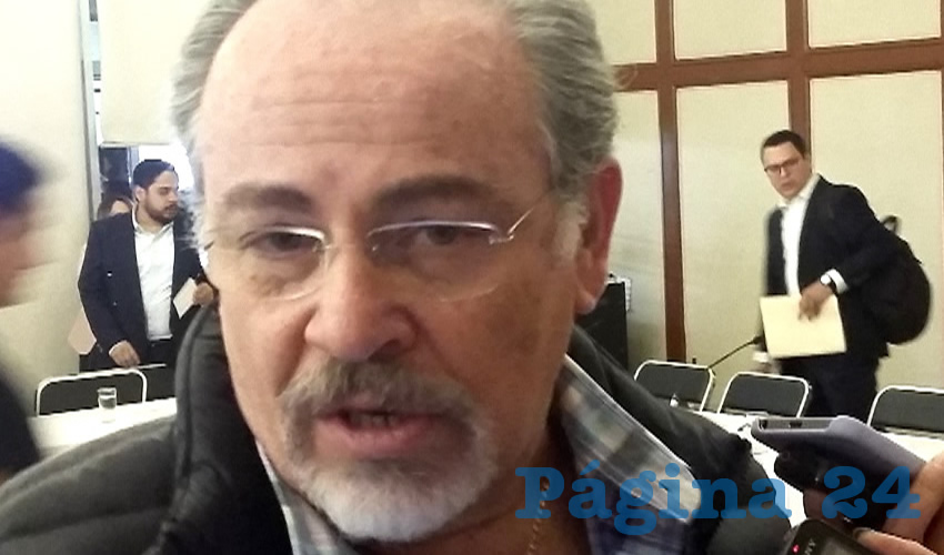 “Es un tema que se ve venir y se hacen compras y trata de solucionarse”, algo que evidentemente no hizo Fernando Petersen Aranguren; por esto, se demanda su comparecencia ante diputados, su destitución y acciones contundentes para combatir la epidemia