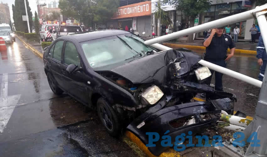El percance ocurrió sobre avenida Adolfo López Mateos, en su cruce con avenida José María Chávez