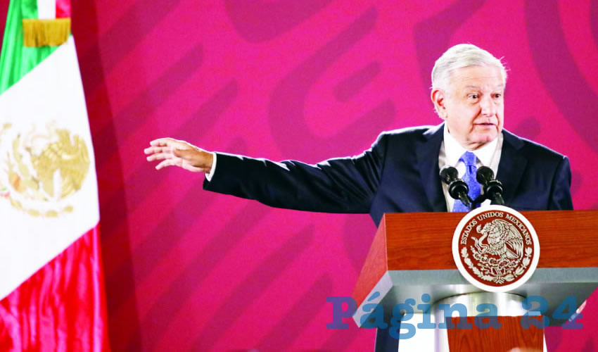 “A veces cuando hay mucha confrontación, lo recomendable, cuando hay discrepancias sobre temas, la democracia es el mejor método, preguntar a la gente, que participen todos los ciudadanos cuando realmente se necesite, también no se puede estar consultando todo”, acotó el mandatario/Foto: Cuartoscuro