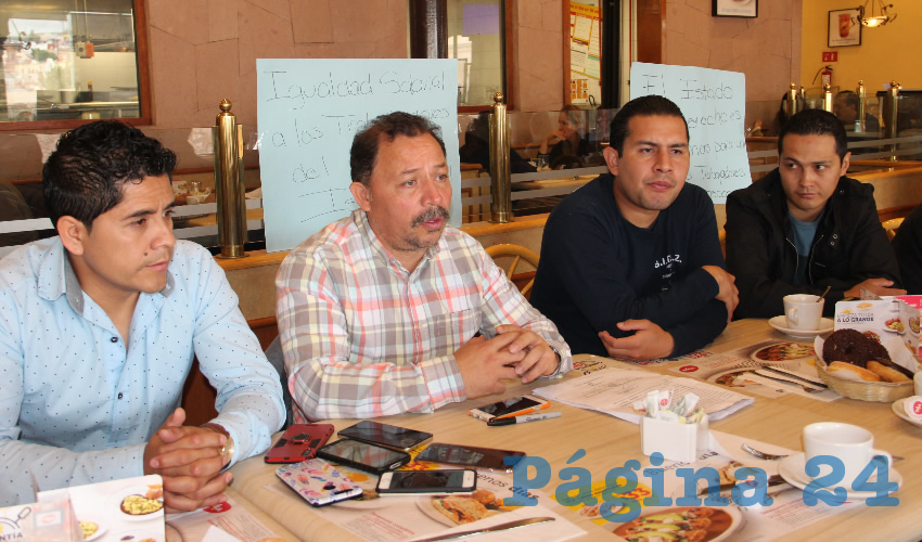 Alejandro Rivera Nieto, secretario general del Sindicato Independiente de Trabajadores del Estado de Zacatecas (SITEZ): Existen otros trabajadores interesados en realizar una demanda similar, ya que no se les han respetado sus derechos laborales (Foto Rocío Castro Alvarado)