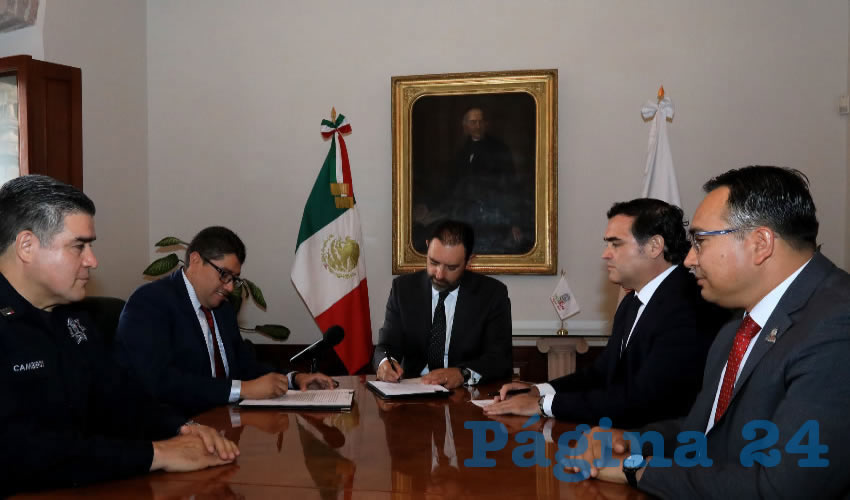El Ayuntamiento de El Mineral entregó al Gobernador Alejandro Tello las escrituras del predio del Subcentro C4