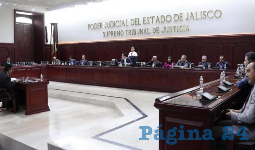 Con sólo 18 de 27 magistrados, ayer el pleno del Supremo Tribunal de Justicia de Jalisco avaló que les quiten el bono millonario a los magistrados, y que estos se sometan a pruebas de control y confianza; así, queda sin efecto la propuesta de inconformarse por las modificaciones a la ley orgánica del Poder Judicial/Foto: Cortesía