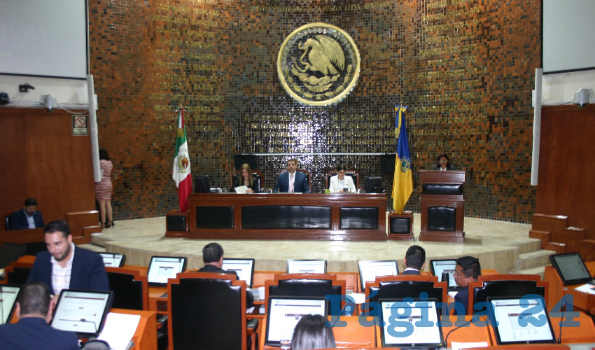 La intención de la fracción de Morena –rechazada por el pleno del Poder Legislativo– era exigir la destitución del secretario de Salud, ante el alarmante incremento de casos de dengue, además de “invitar” a realizar acciones más contundentes para evitar la proliferación/Foto: Francisco Tapia 
