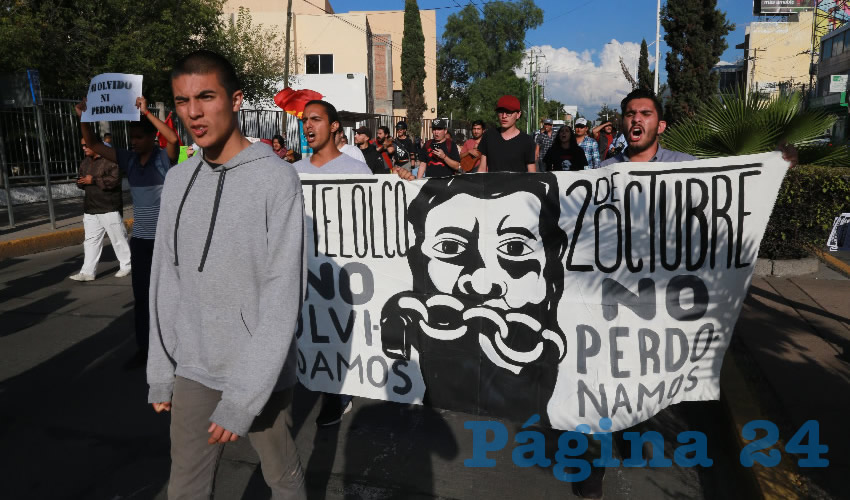 Marcha por el 51 aniversario de la Matanza de Tlatelolco (Foto: Eddylberto Luévano Santillán)