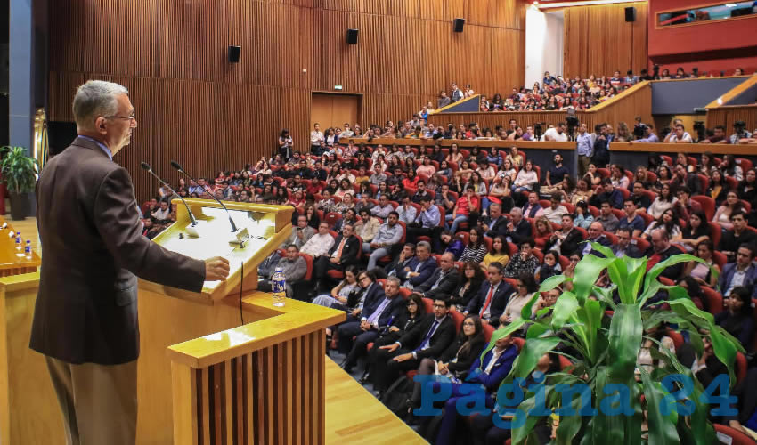 La formación que se imparte en la institución ha incidido en el egreso de un poco más de 50 mil profesionistas en todas las carreras