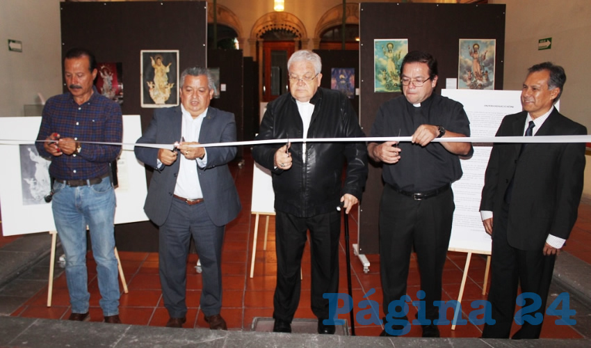 El secretario general de Gobierno, Enrique Morán Faz, y el obispo de la Diócesis de Aguascalientes, José María de la Torre Martín, inauguraron la exposición de la Virgen de la Asunción