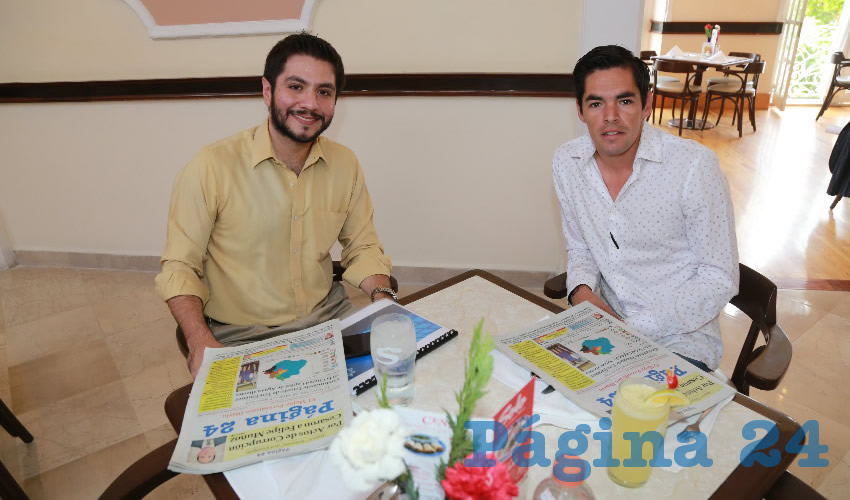 En Sanborns Francia departieron Miguel Ángel Muñoz de Luna y Luis Manuel Palomino Galaviz