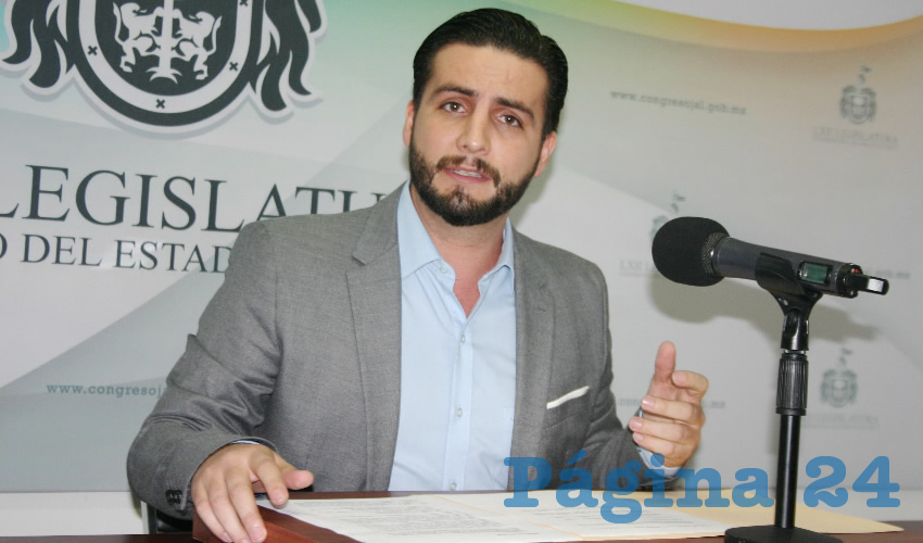 El legislador Ernesto Munguía refirió que liberar los recursos del Fonden será indispensables para que los niños regresen de inmediato a las escuelas; los campesinos comiencen a arar la tierra; y las familias en general vayan recuperándose poco a poco de la desgracia/Foto: Especial y Francisco Tapia