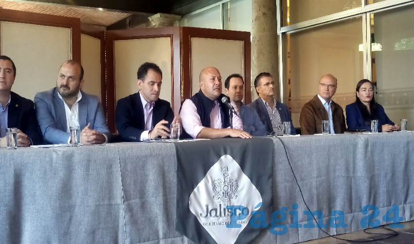 Tras la visita detallada a las obras de la L3 y una reunión a puerta cerrada en Casa Jalisco, Arturo Herrera, secretario de Hacienda federal, se comprometió a entregar recursos para las obras complementarias del tren, alrededor de 184 millones de pesos que se darán para infraestructura vial y peatonal/Foto: Rafael Hernández Guízar 