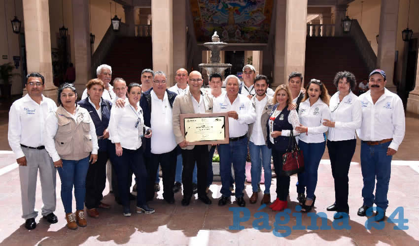 La constancia fue otorgada en el marco del programa Entornos y Comunidades Saludables