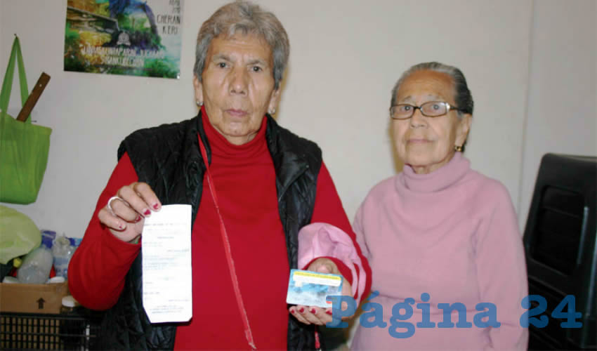 De acuerdo con Evangelina Álvarez, del Instituto Jalisciense del Adulto Mayor y el Migrante, quienes reciben el beneficio de la pensión del gobierno federal, se ven en problemas al momento de tratar de cobrar, pues su dinero no está en sus cuentas, aunque en la dependencia aseguran lo contrario: “Están haciendo un despapaye”, tronó/Foto: Francisco Tapia
