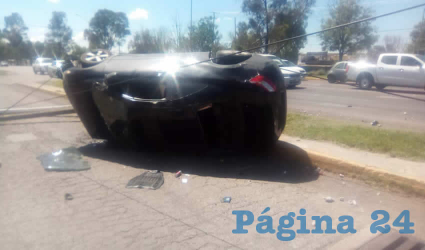 La unidad se accidentó sobre avenida José María Chávez, frente al Mercado de Abastos